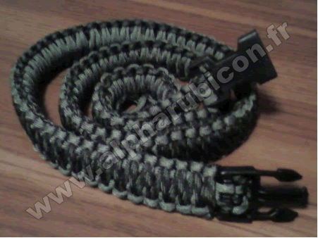 Ceinture en paracorde terminée